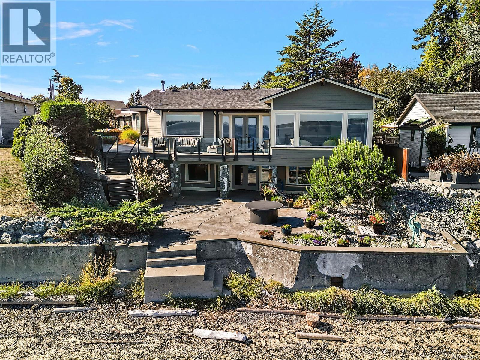  10206 Surfside Place, Sidney