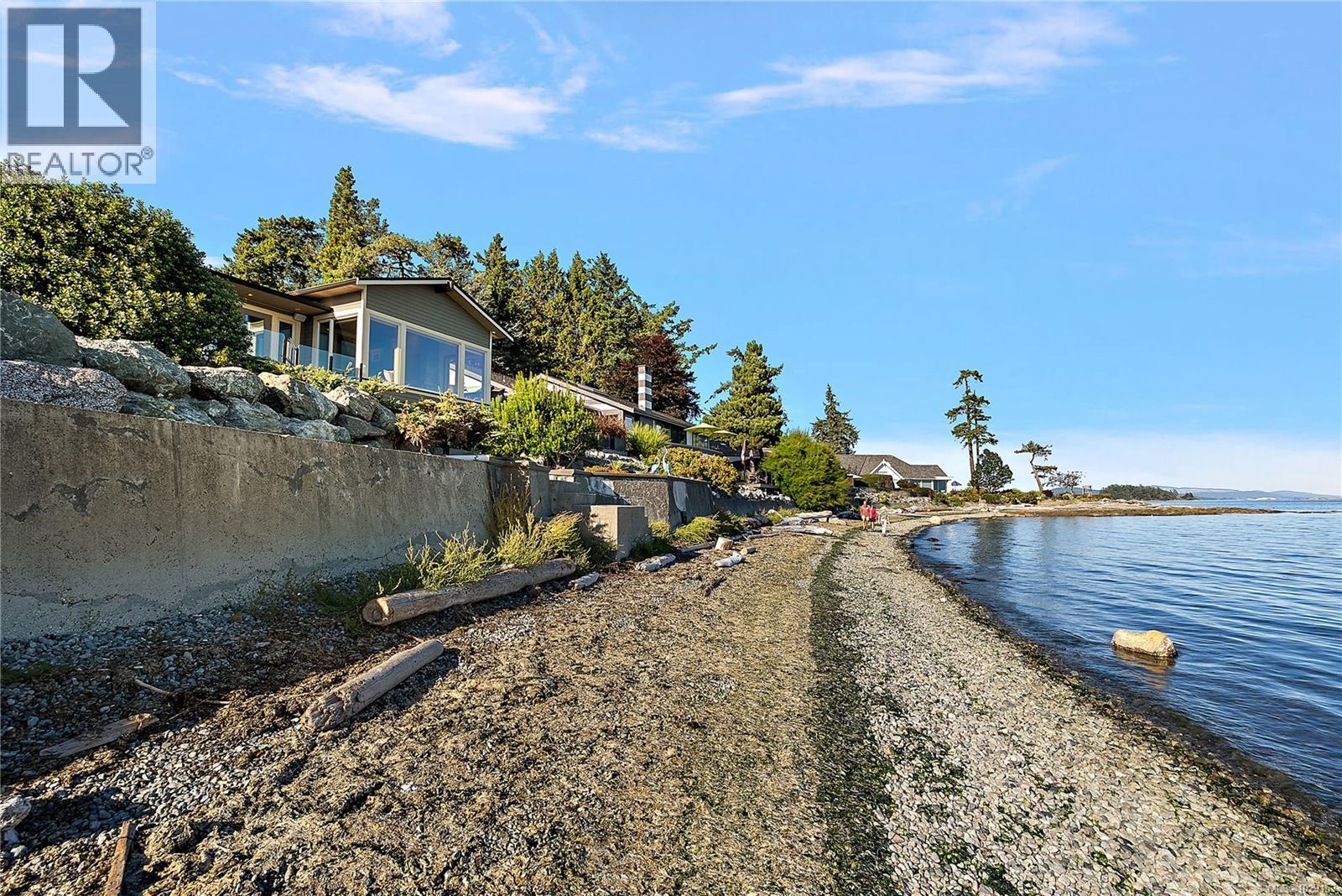  10206 Surfside Place, Sidney