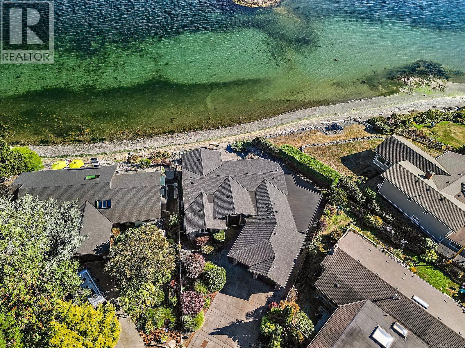  10206 Surfside Place, Sidney