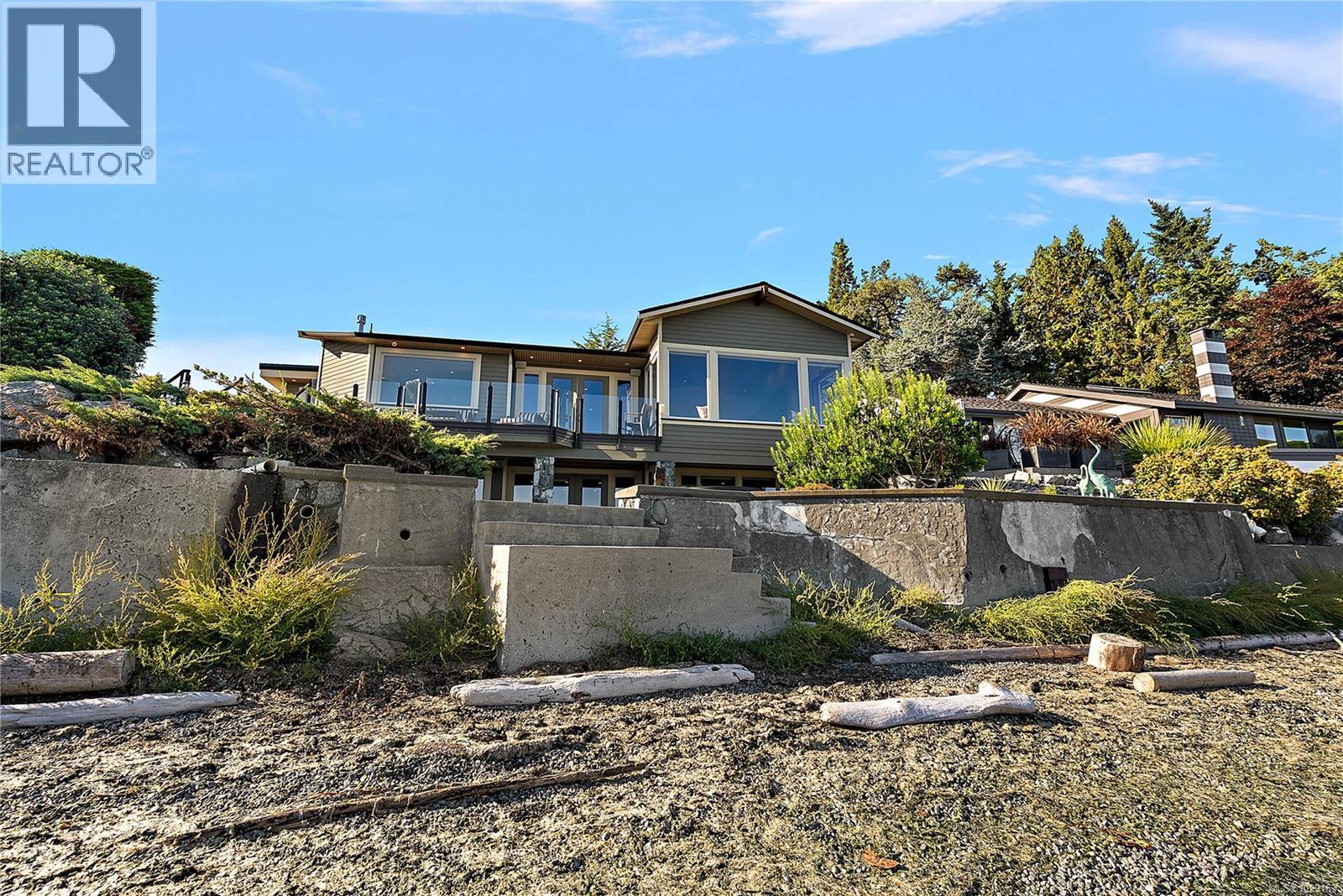  10206 Surfside Place, Sidney