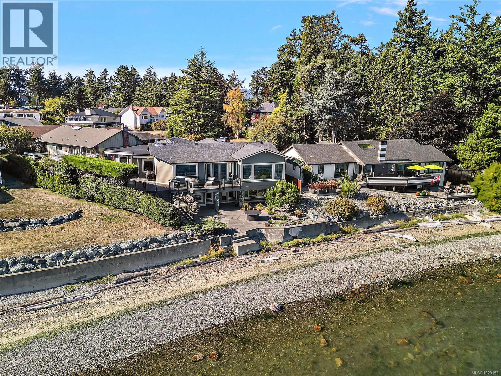  10206 Surfside Place, Sidney