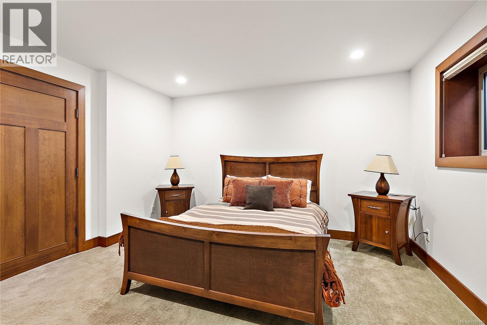  10206 Surfside Place, Sidney