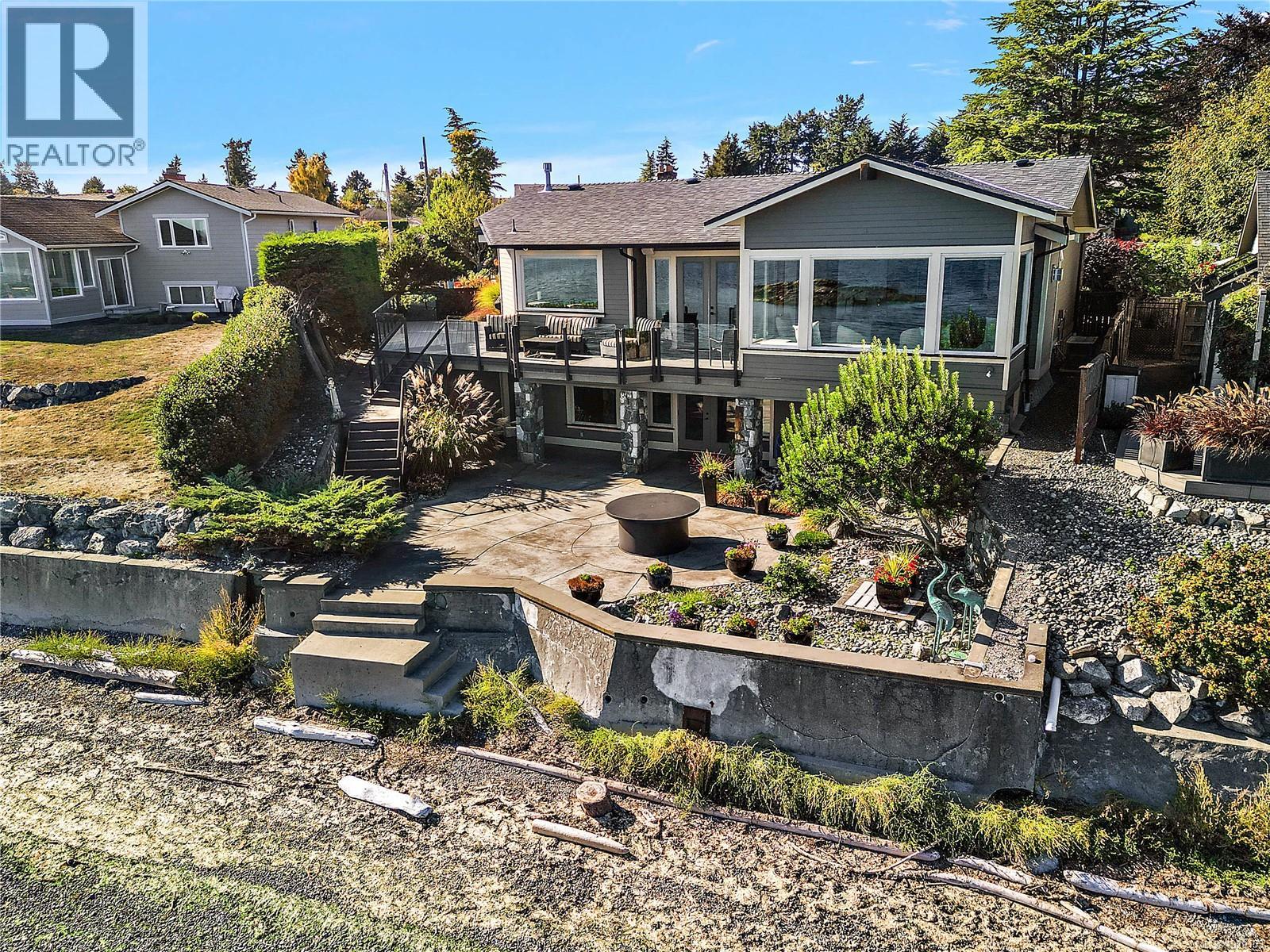  10206 Surfside Place, Sidney