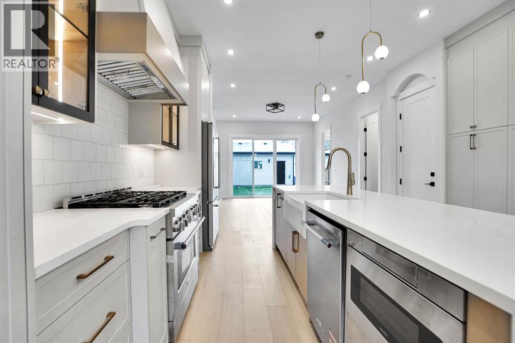 Single Family House for Sale in   Avenue NW Bowness Calgary 