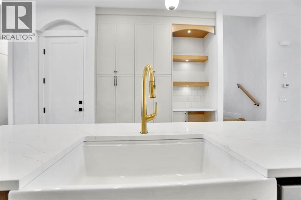 Single Family House for Sale in   Avenue NW Bowness Calgary 