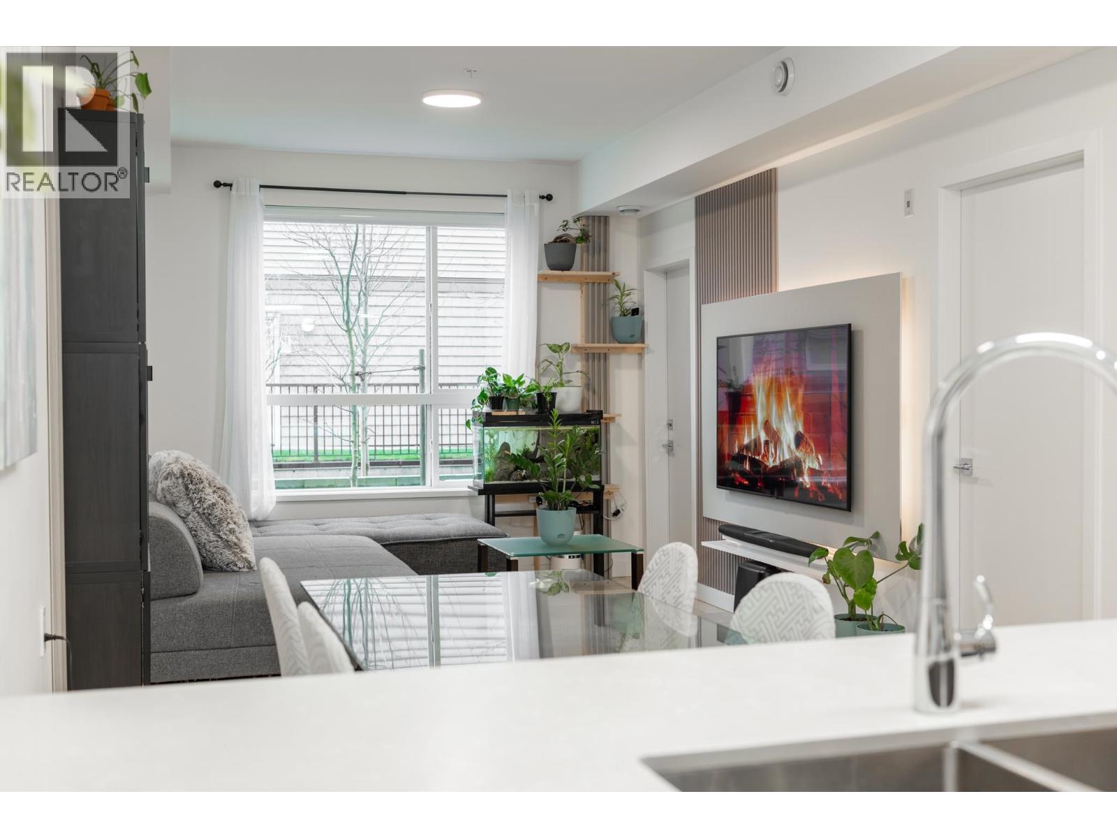 105 11913 BURNETT STREET, Maple Ridge