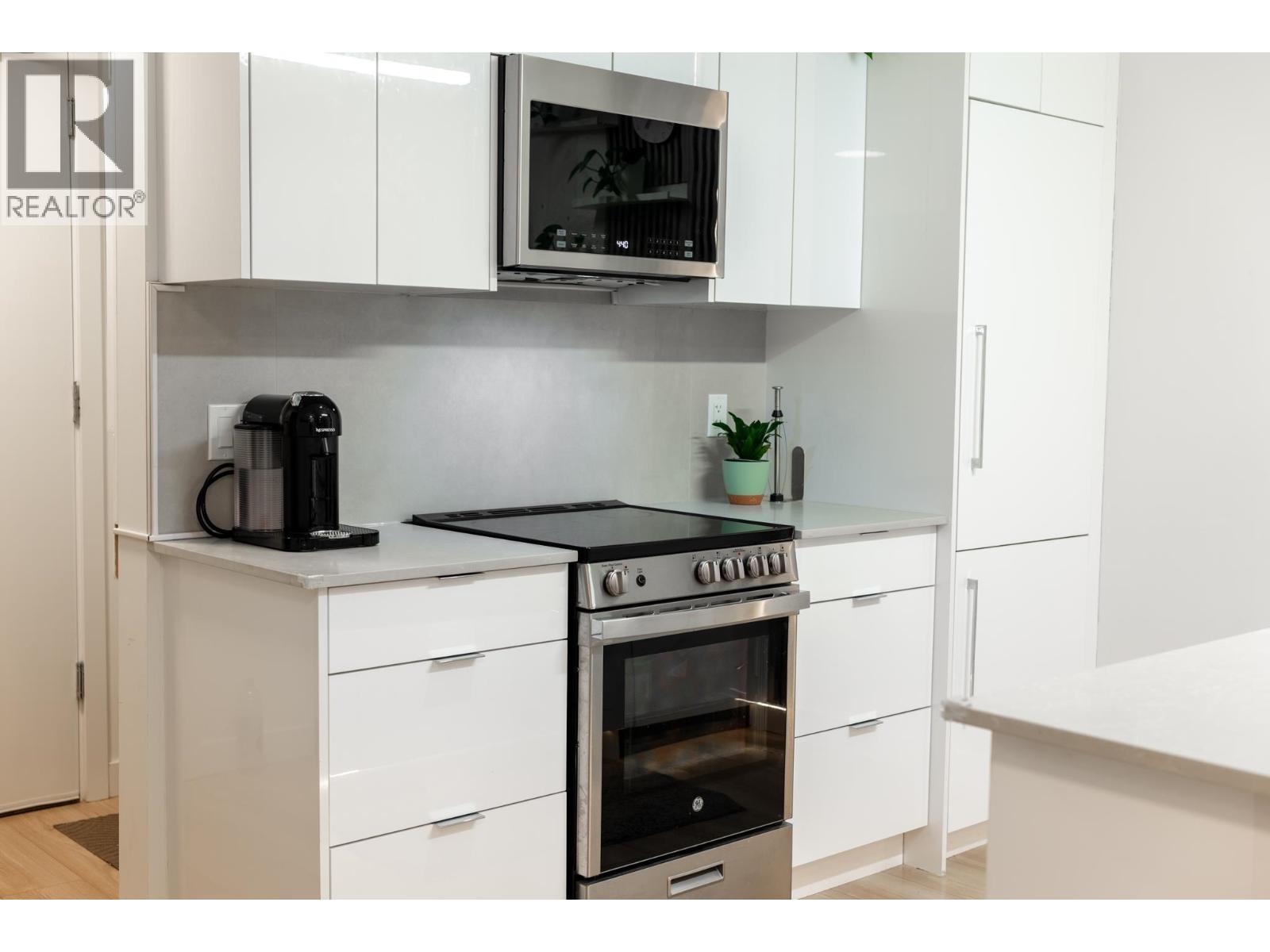 105 11913 BURNETT STREET, Maple Ridge