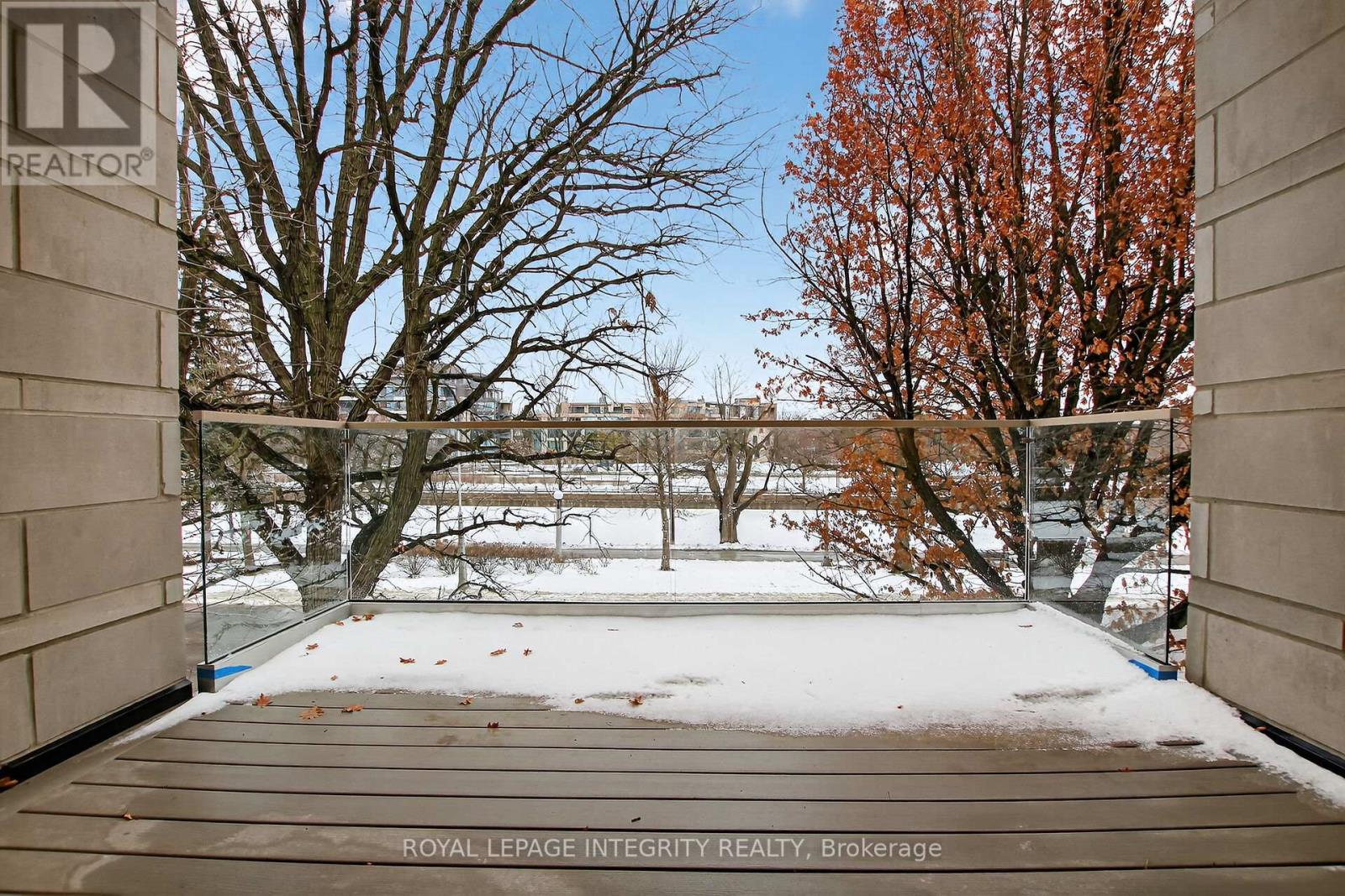 112 QUEEN ELIZABETH DRIVE - 22