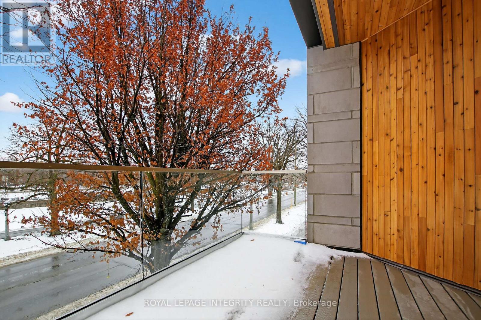 112 QUEEN ELIZABETH DRIVE - 23