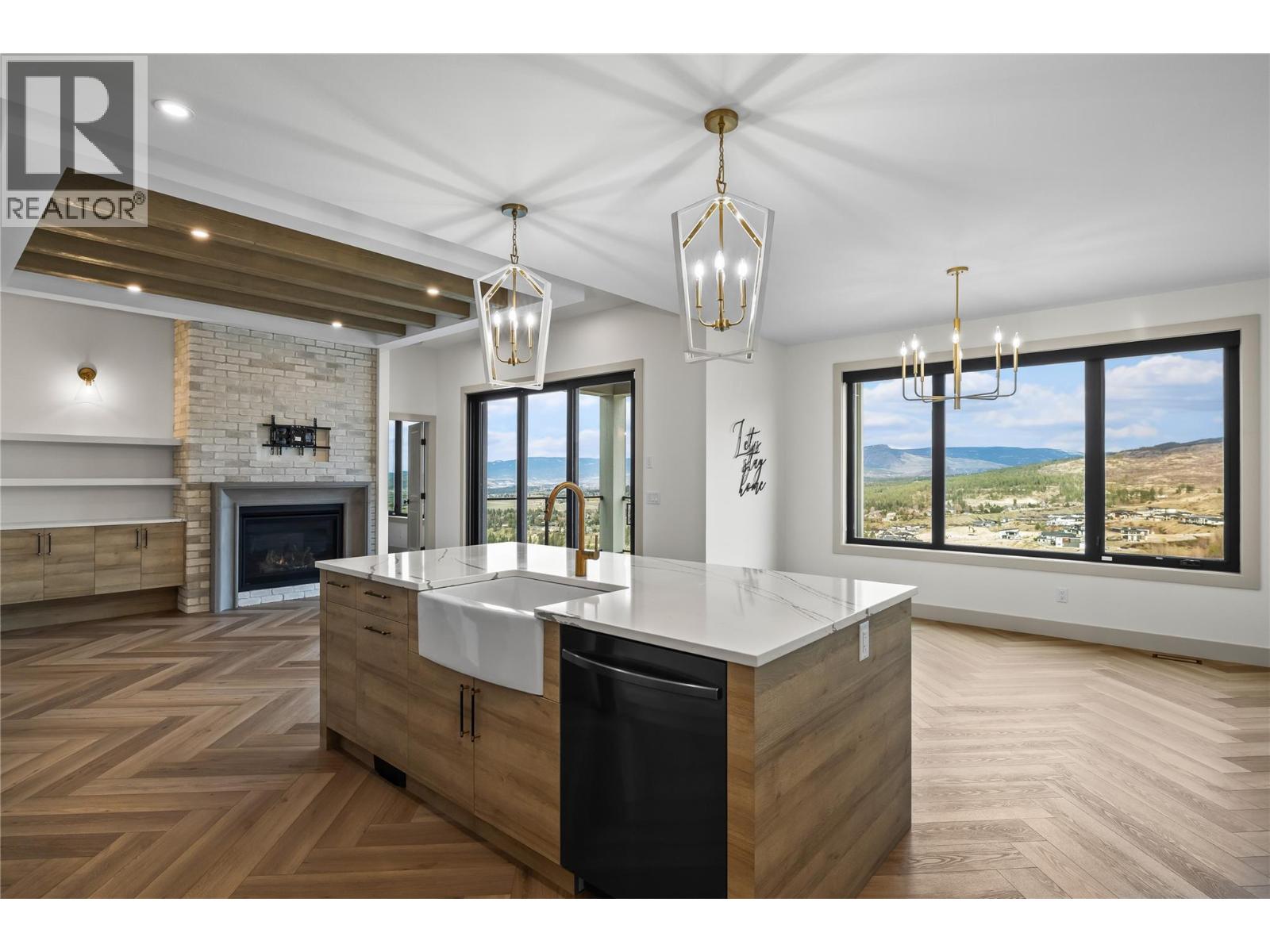 1062 Emslie Street, Kelowna