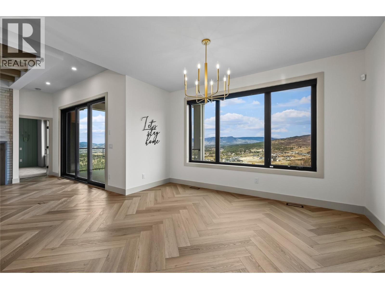 1062 Emslie Street, Kelowna