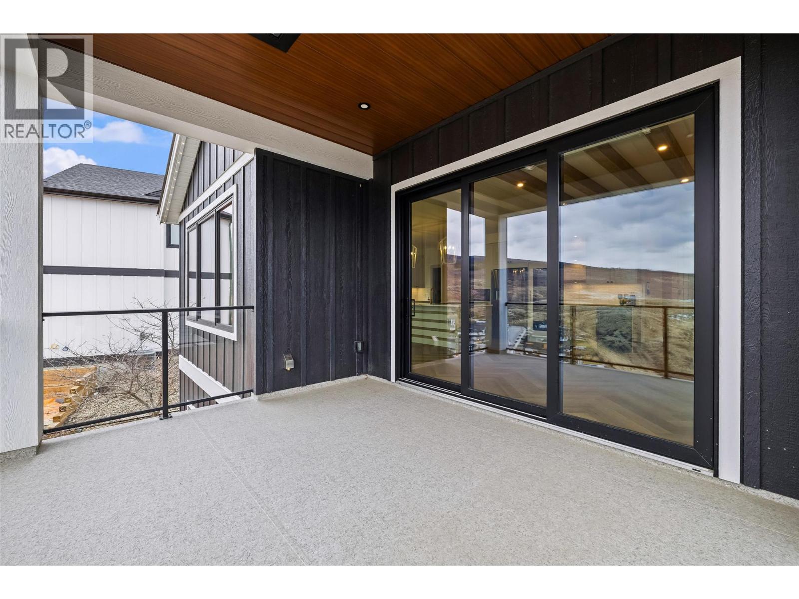 1062 Emslie Street, Kelowna