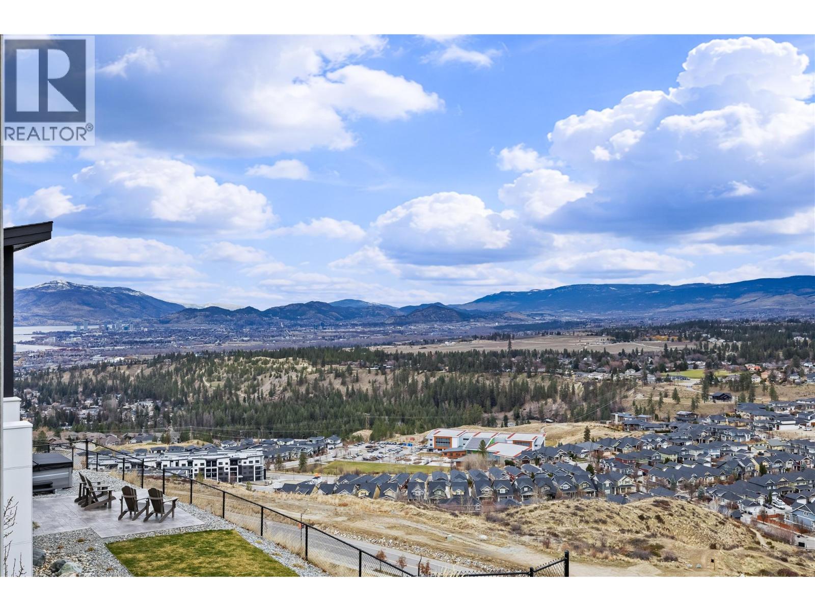 1062 Emslie Street, Kelowna