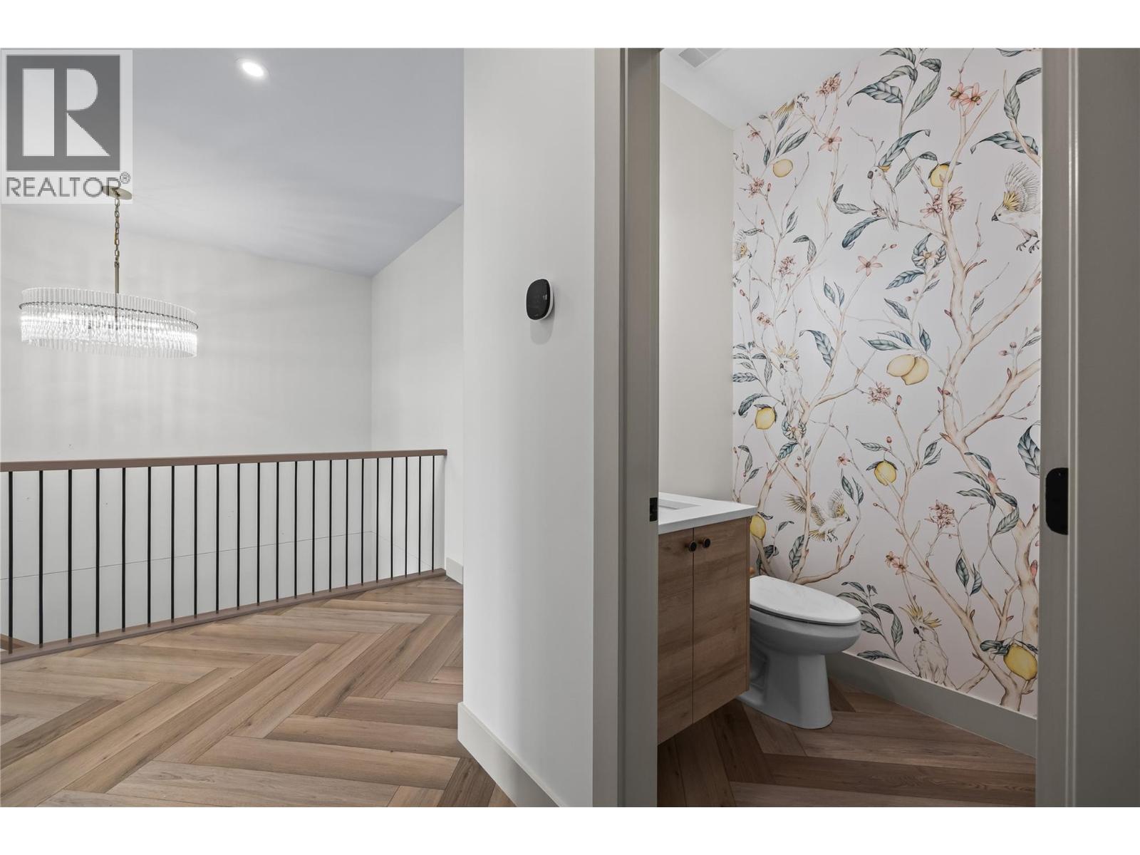 1062 Emslie Street, Kelowna