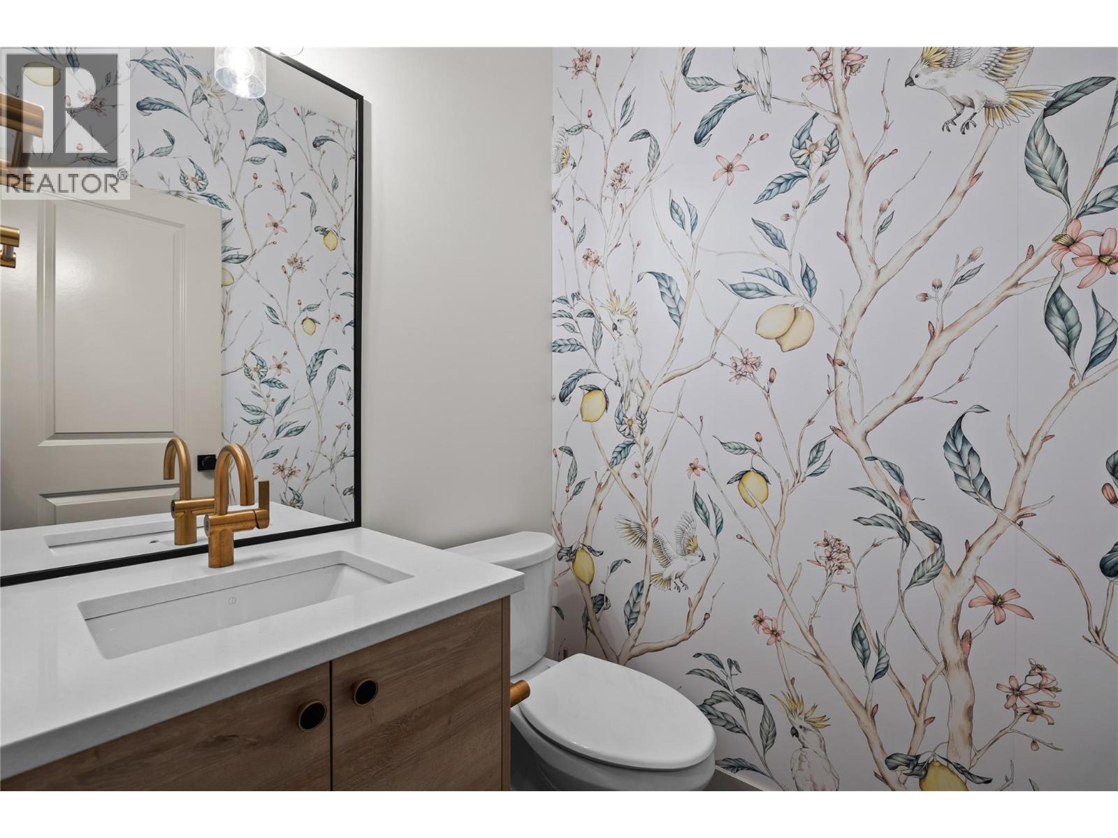 1062 Emslie Street, Kelowna