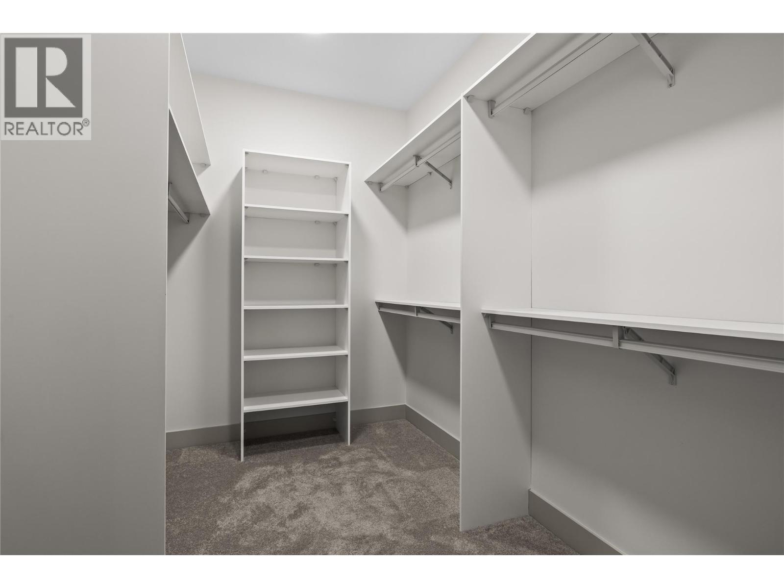 1062 Emslie Street, Kelowna