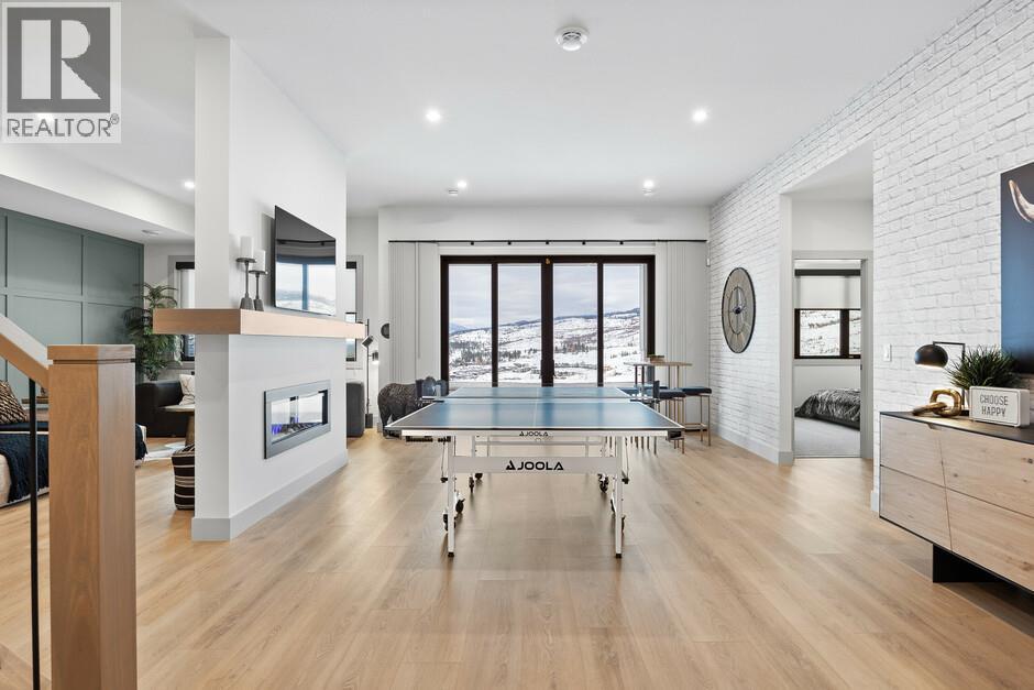 1062 Emslie Street, Kelowna