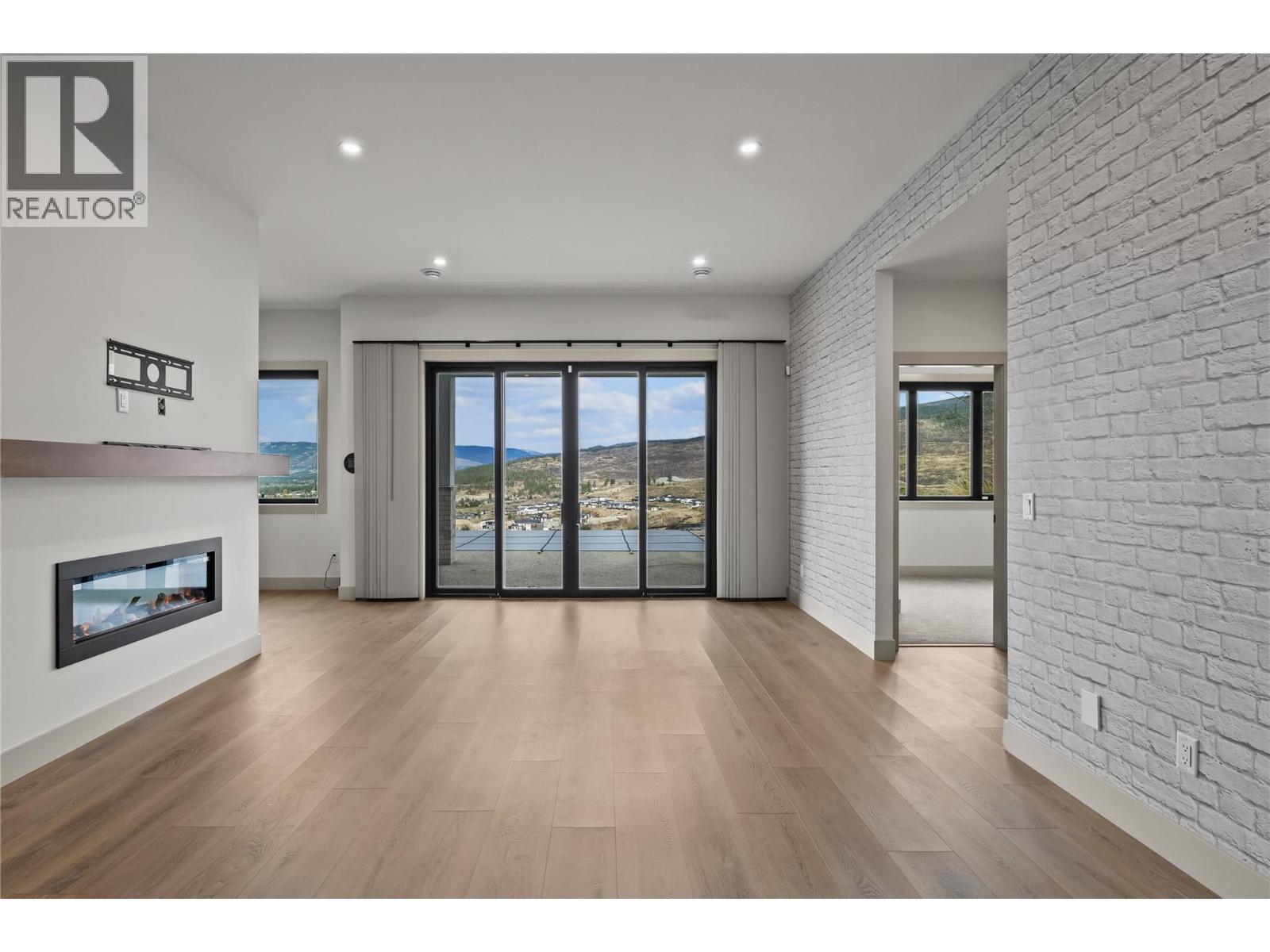 1062 Emslie Street, Kelowna