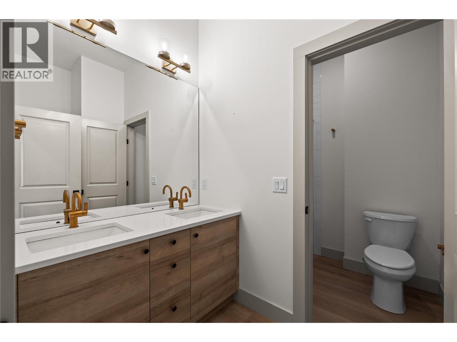 1062 Emslie Street, Kelowna