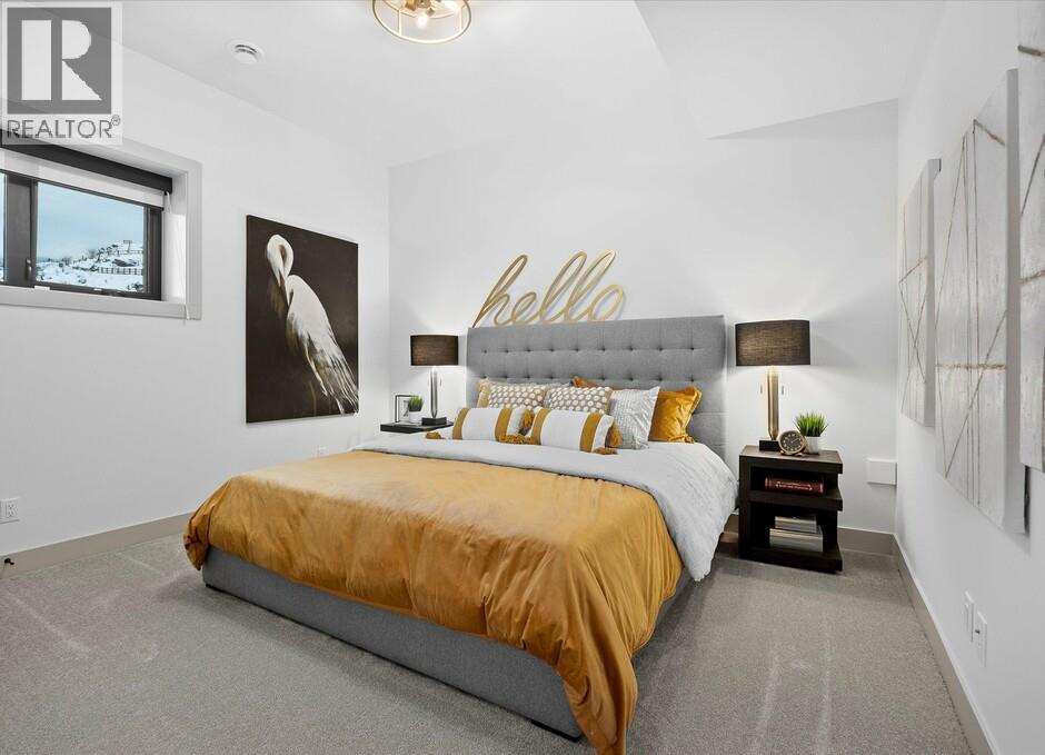 1062 Emslie Street, Kelowna