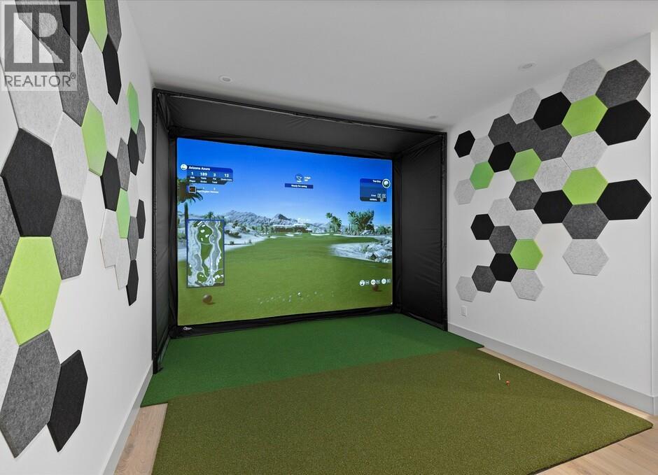 1062 Emslie Street, Kelowna