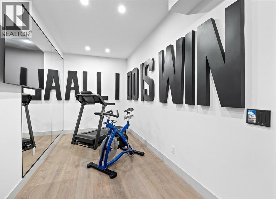 1062 Emslie Street, Kelowna