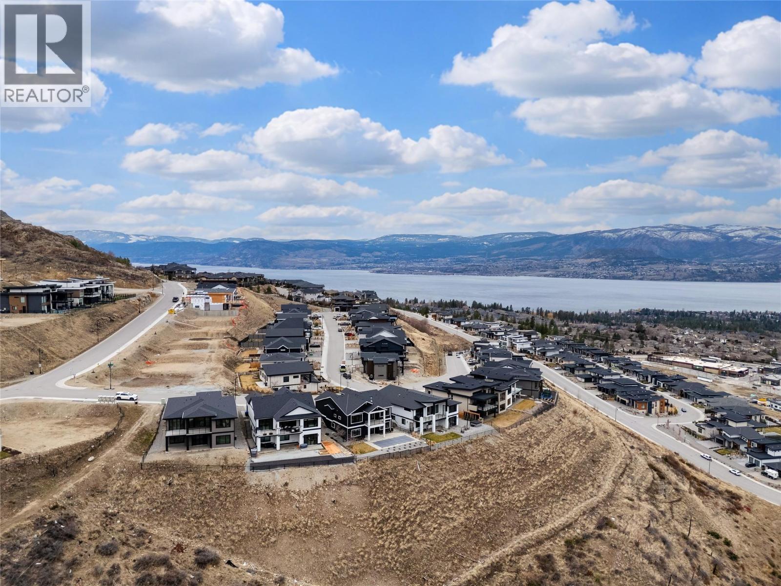 1062 Emslie Street, Kelowna