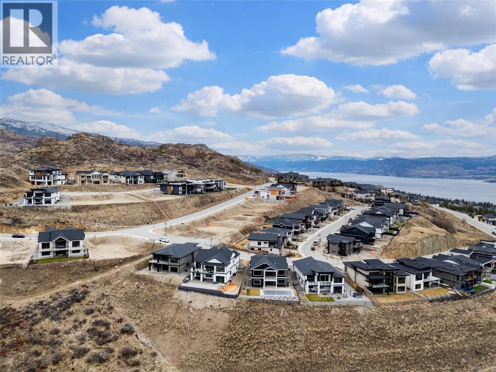 1062 Emslie Street, Kelowna