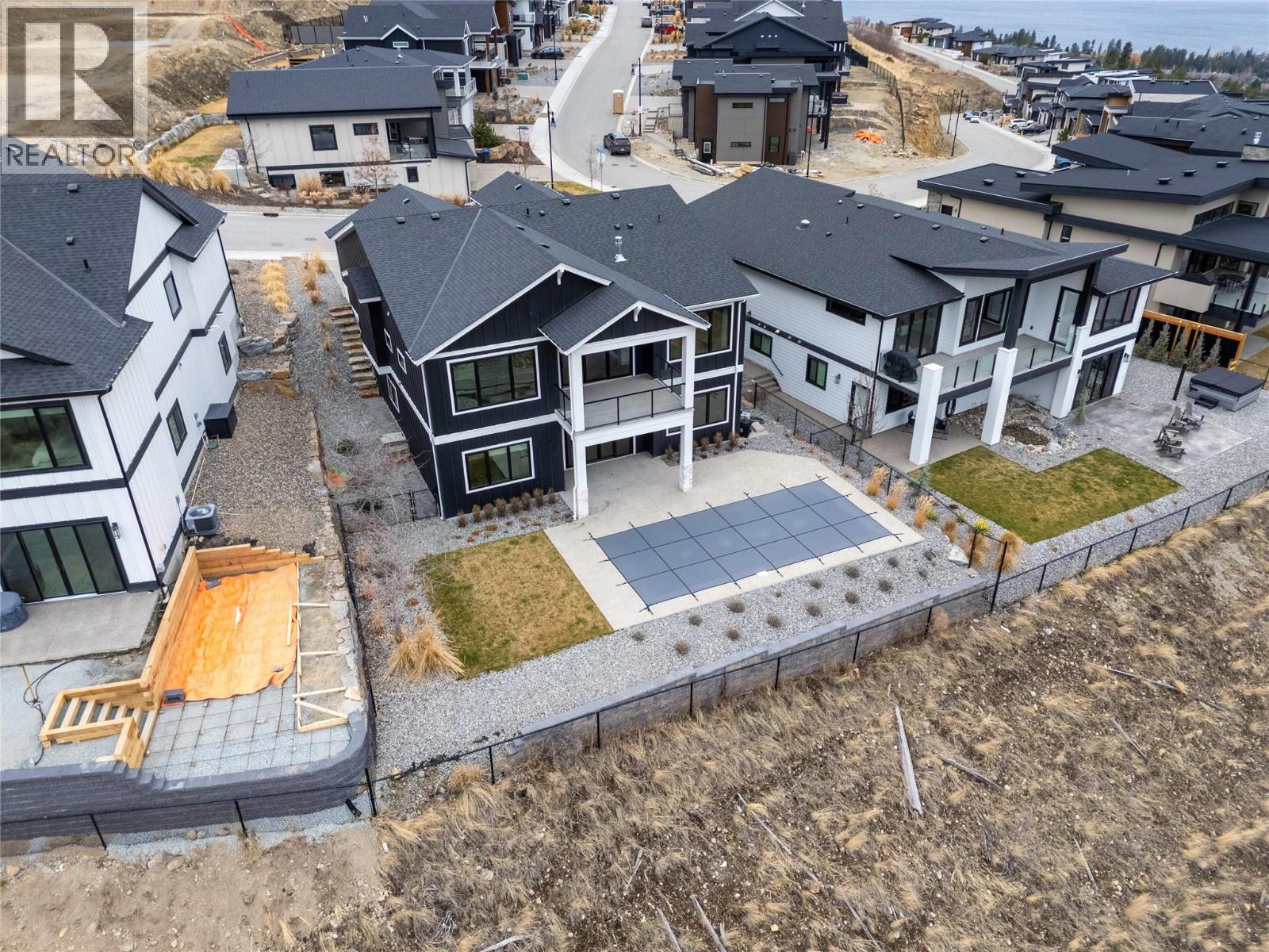 1062 Emslie Street, Kelowna