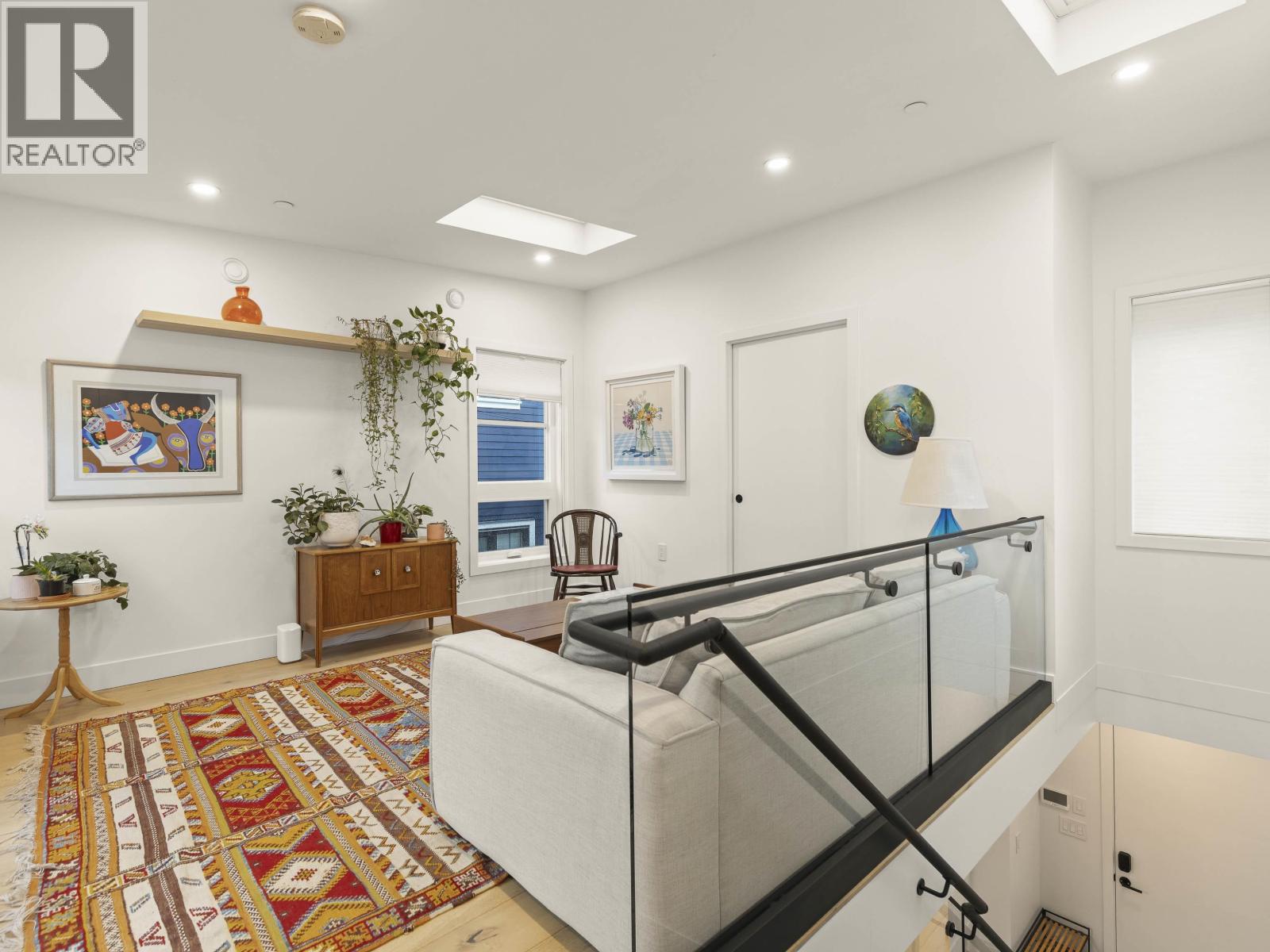 517 11TH Avenue - photo 2