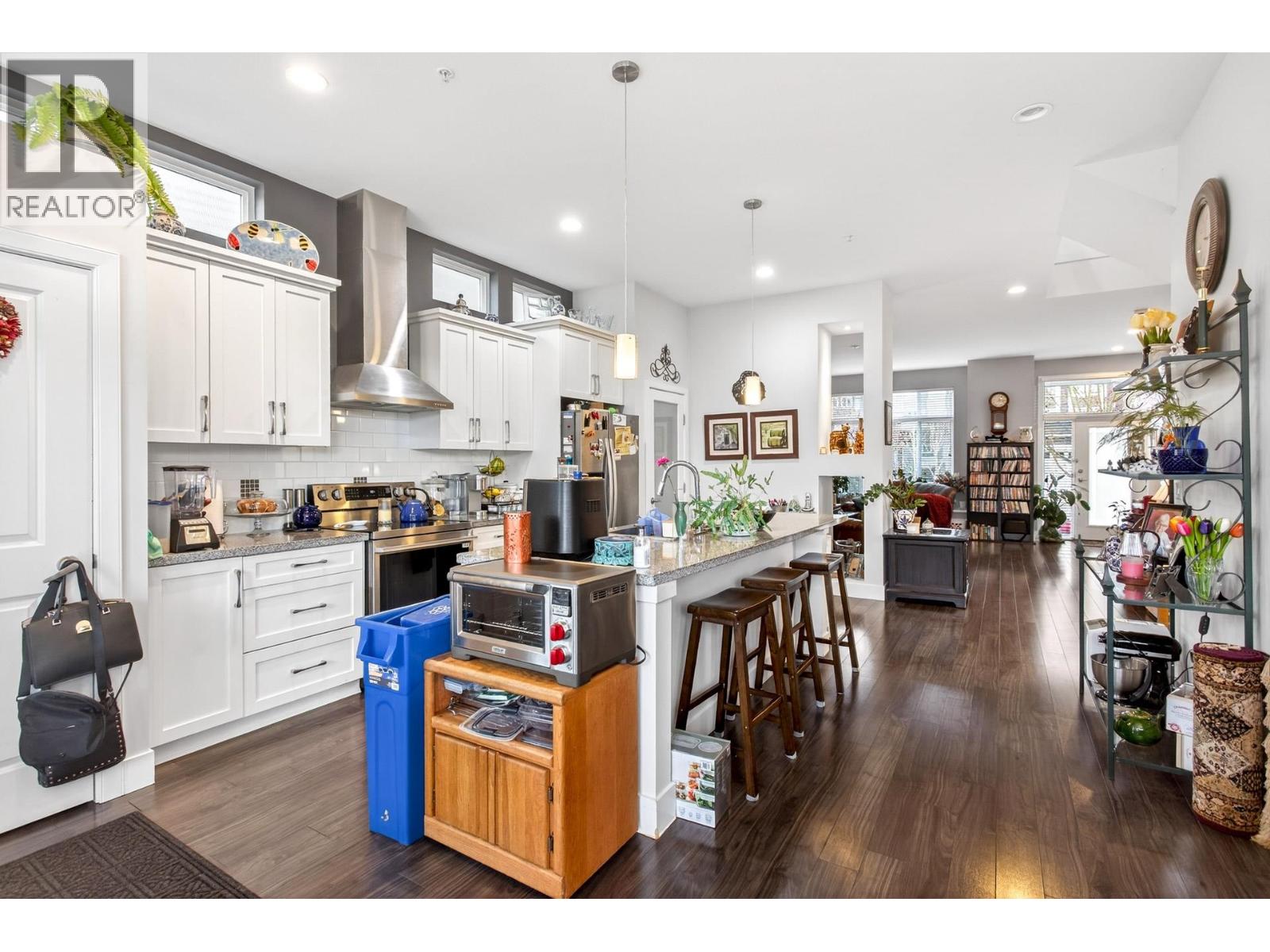 10473 ROBERTSON STREET, Maple Ridge