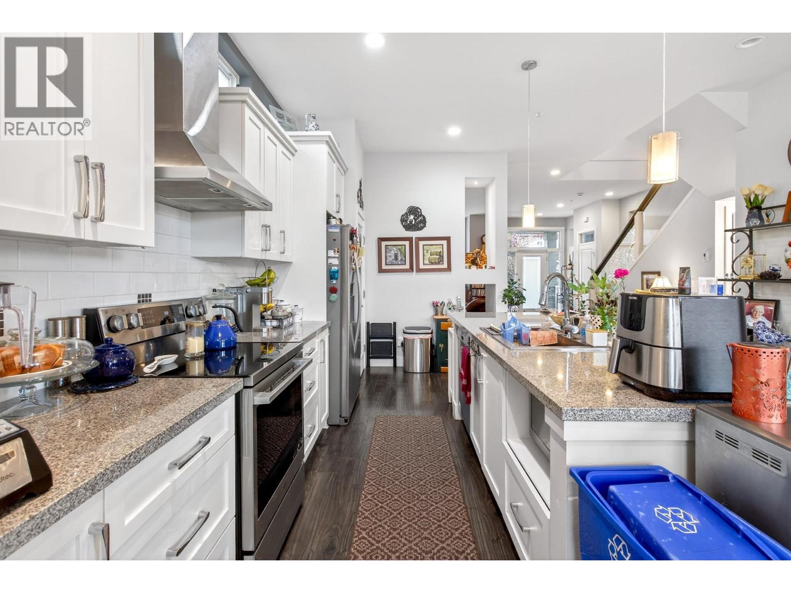 10473 ROBERTSON STREET, Maple Ridge