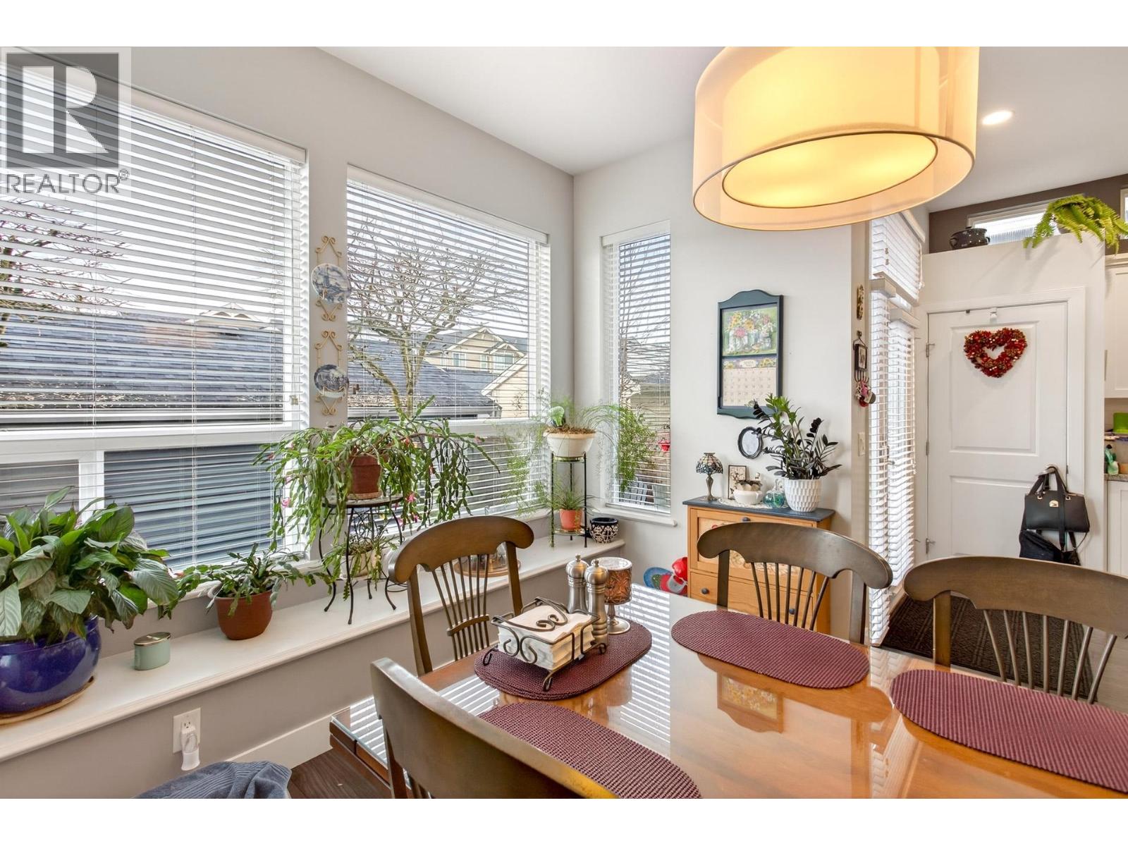 10473 ROBERTSON STREET, Maple Ridge