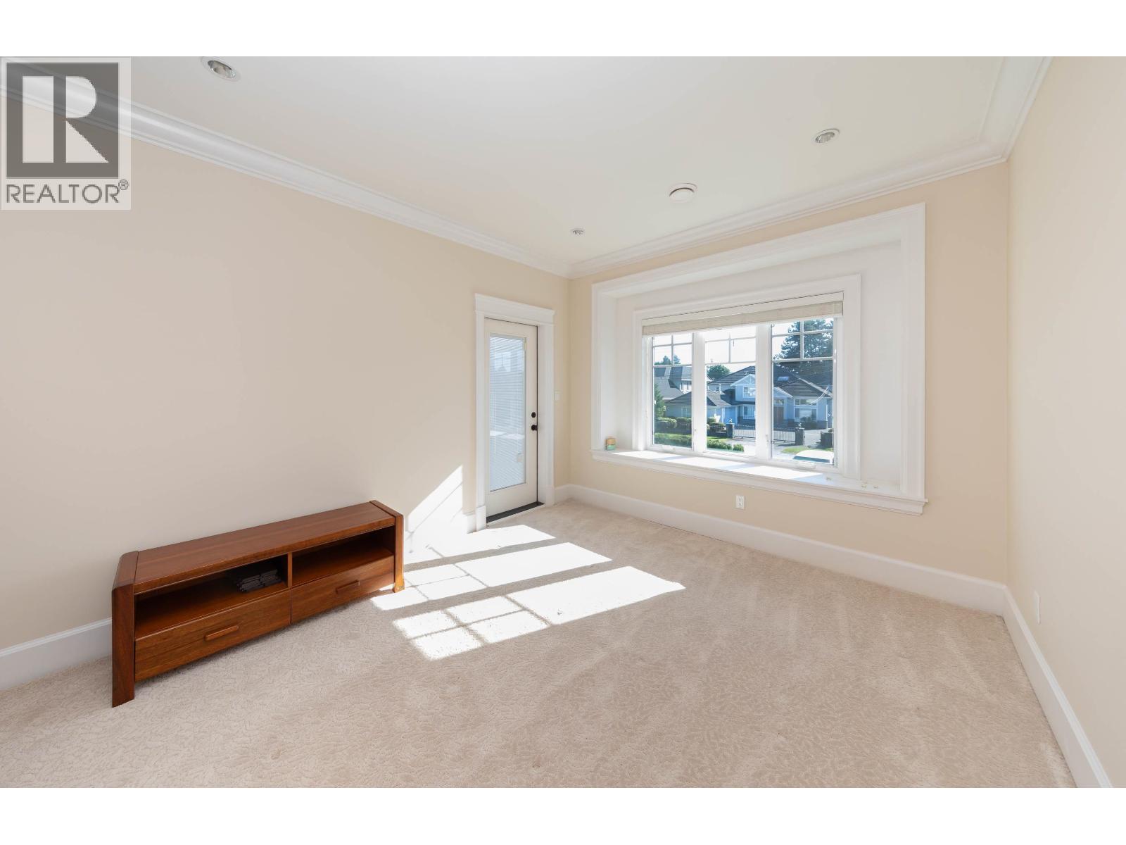 9631 SAUNDERS Road, Richmond