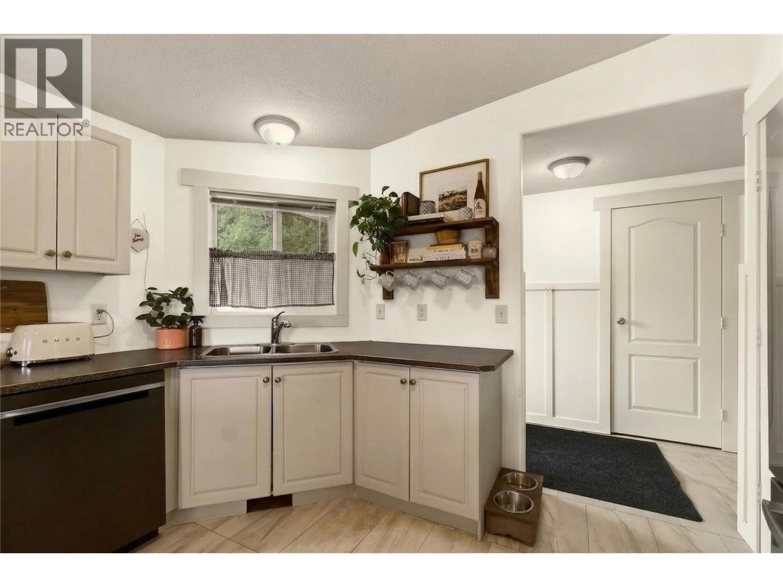 #27 900 10 AVENUE SE - 7