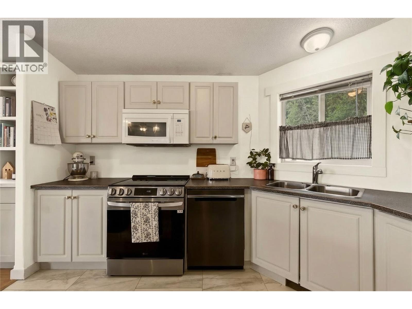 #27 900 10 AVENUE SE - 9