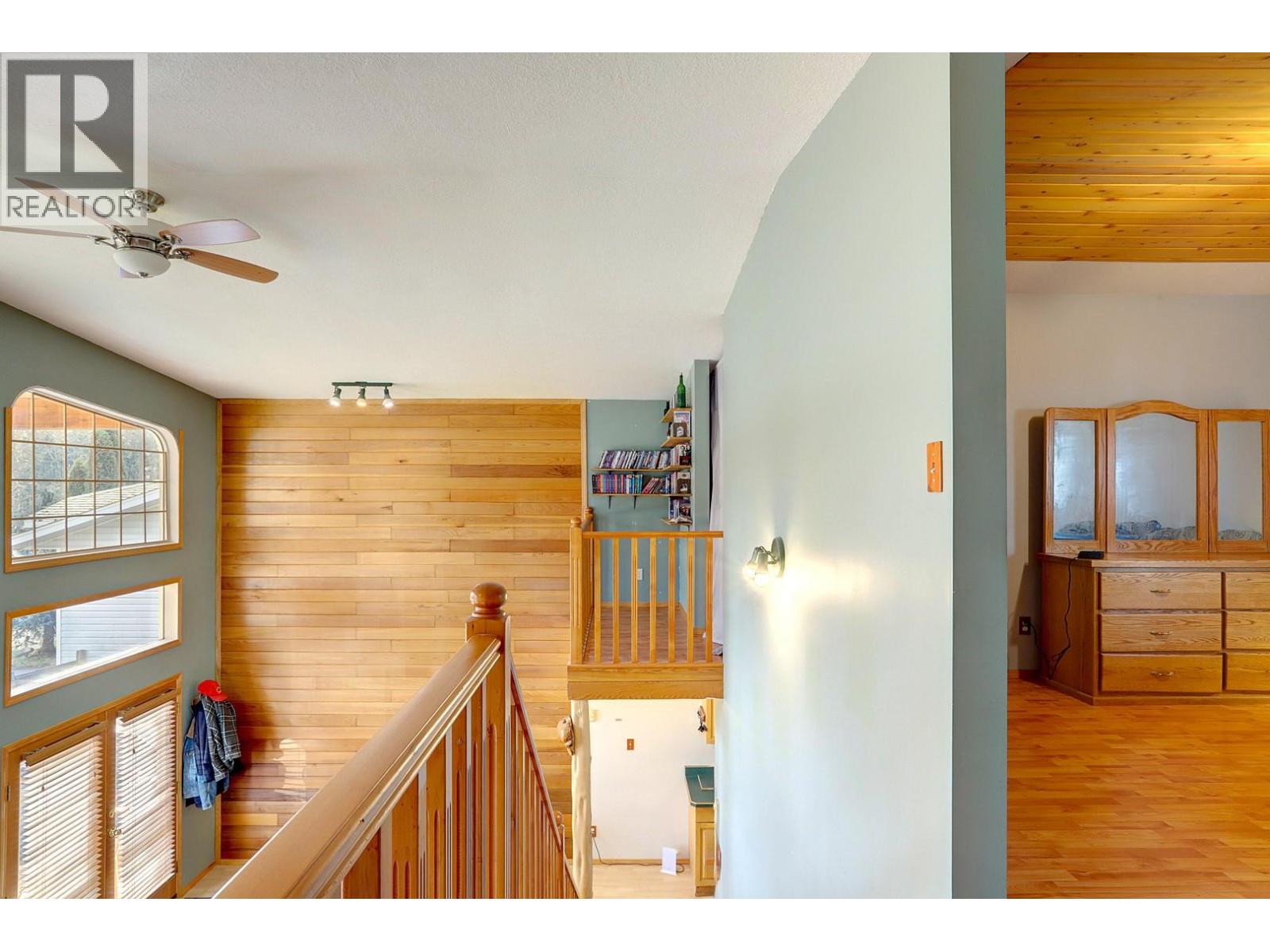 308 3rd Avenue NW, Nakusp