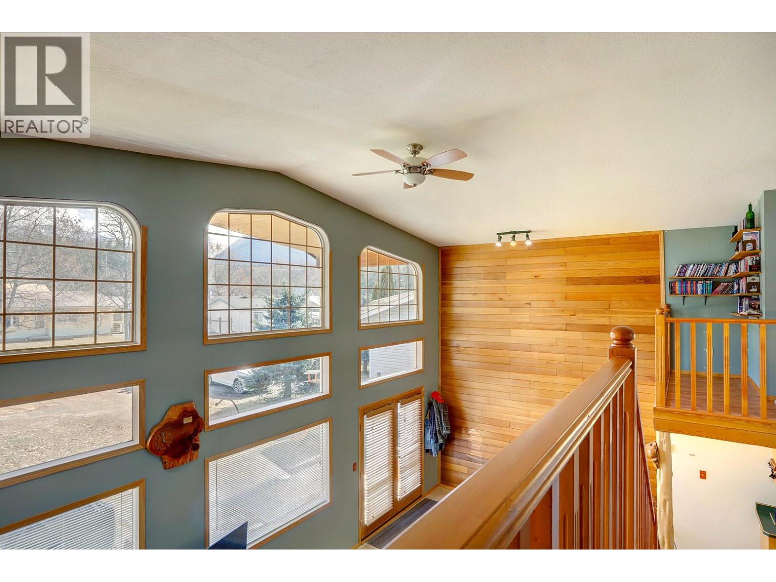 308 3rd Avenue NW, Nakusp