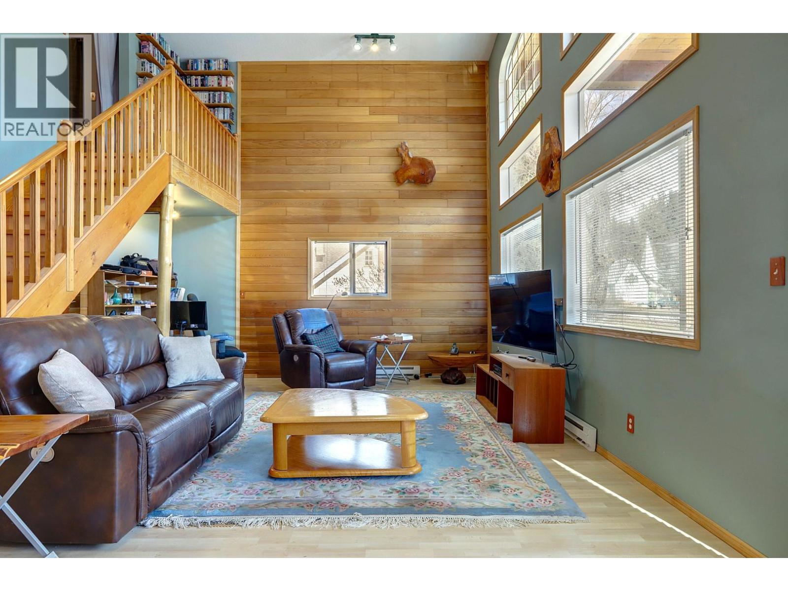 308 3rd Avenue NW, Nakusp