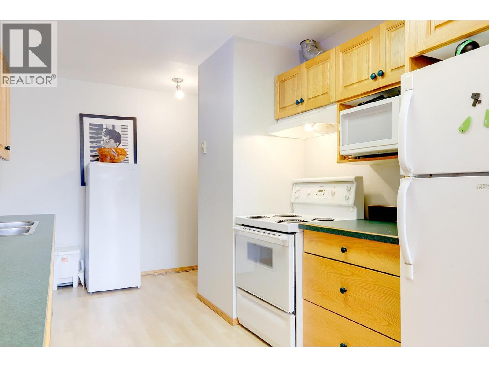 308 3rd Avenue NW, Nakusp