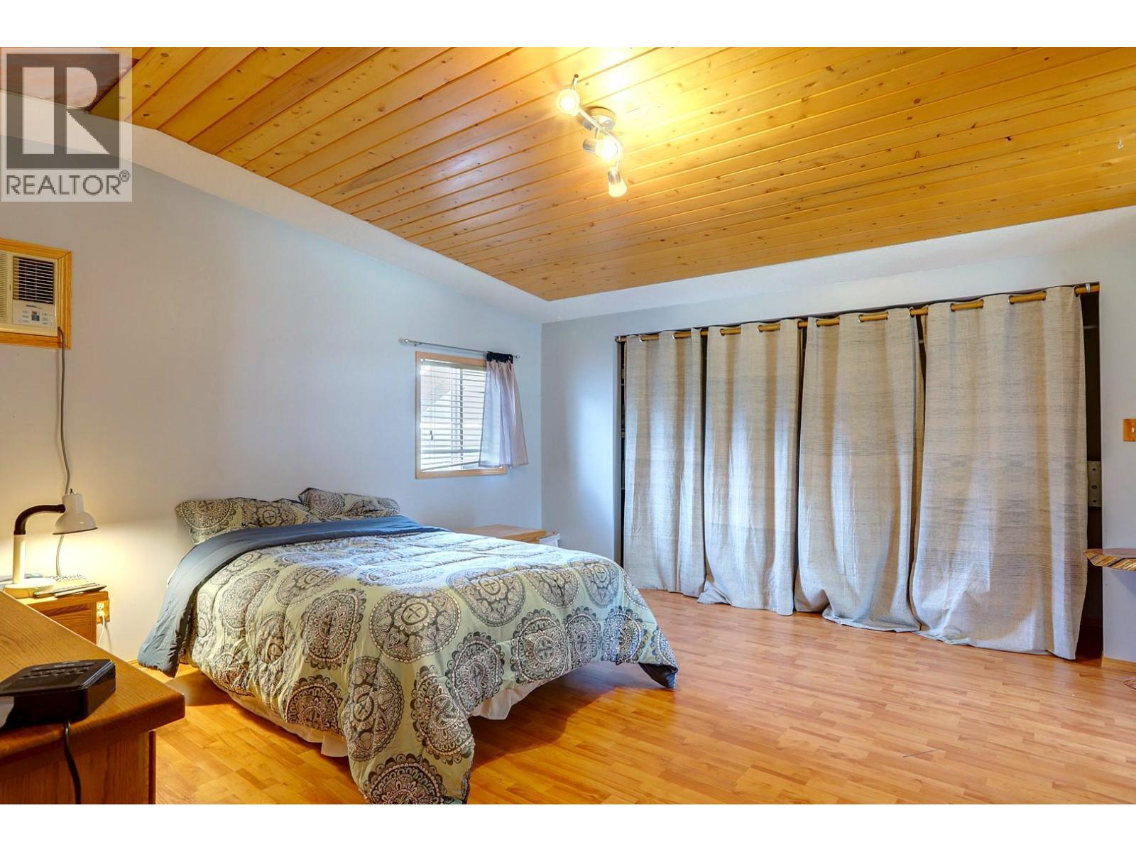 308 3rd Avenue NW, Nakusp