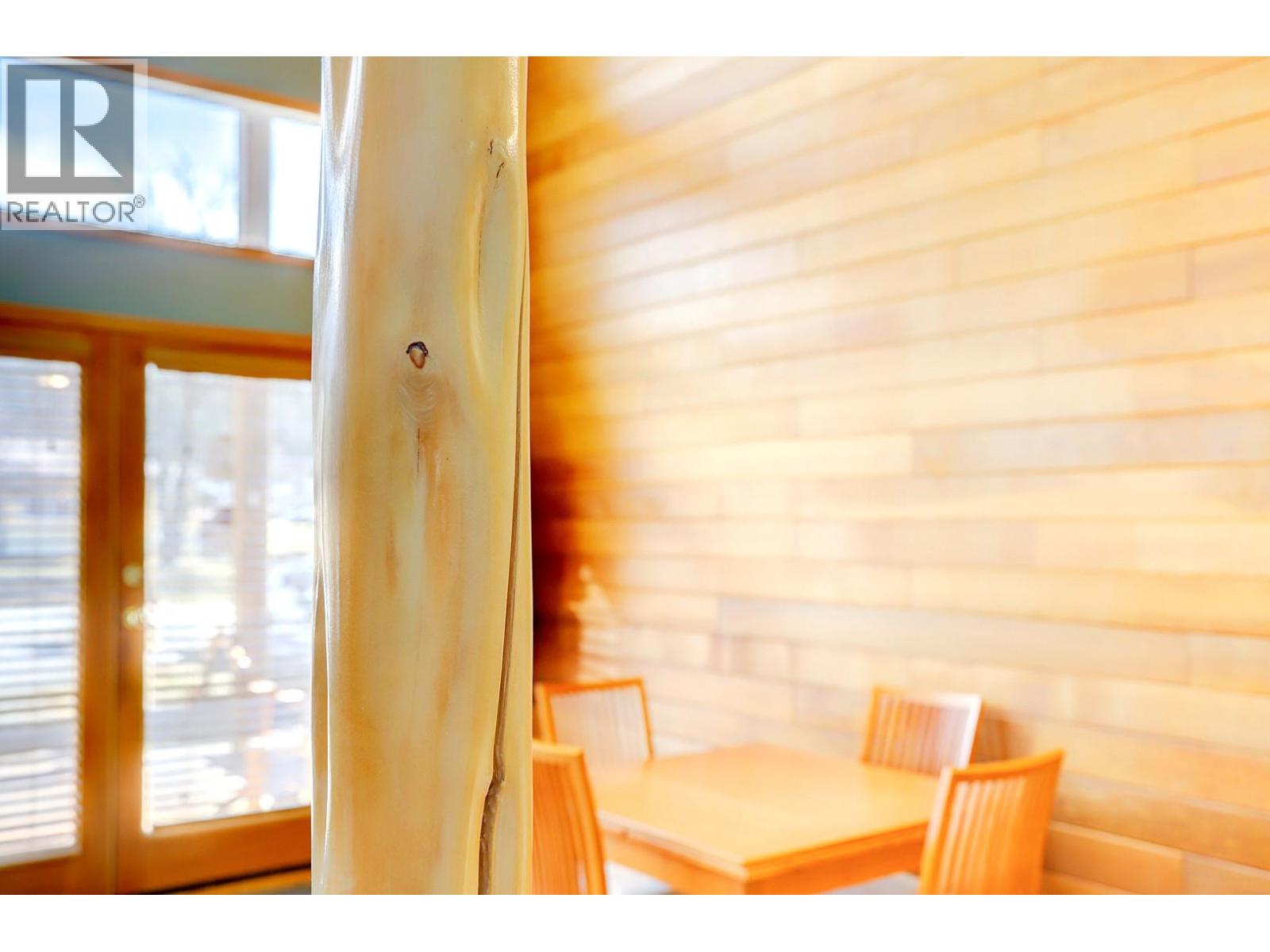 308 3rd Avenue NW, Nakusp