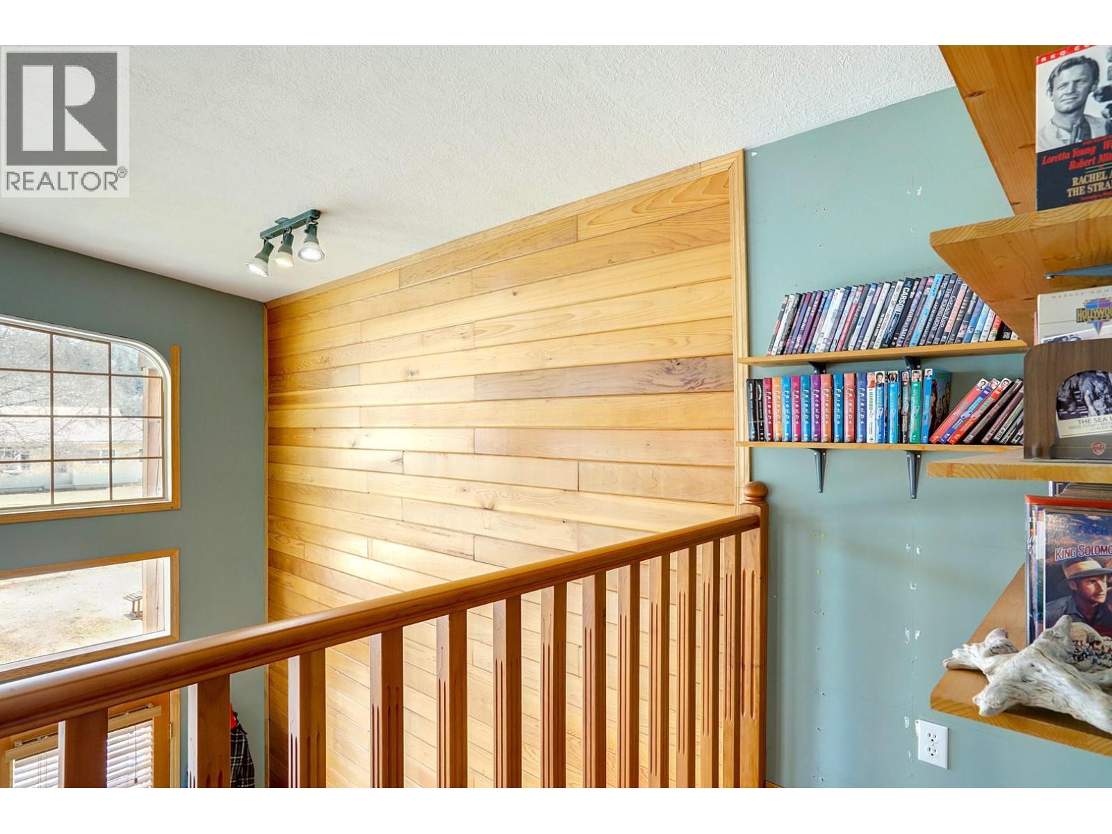 308 3rd Avenue NW, Nakusp