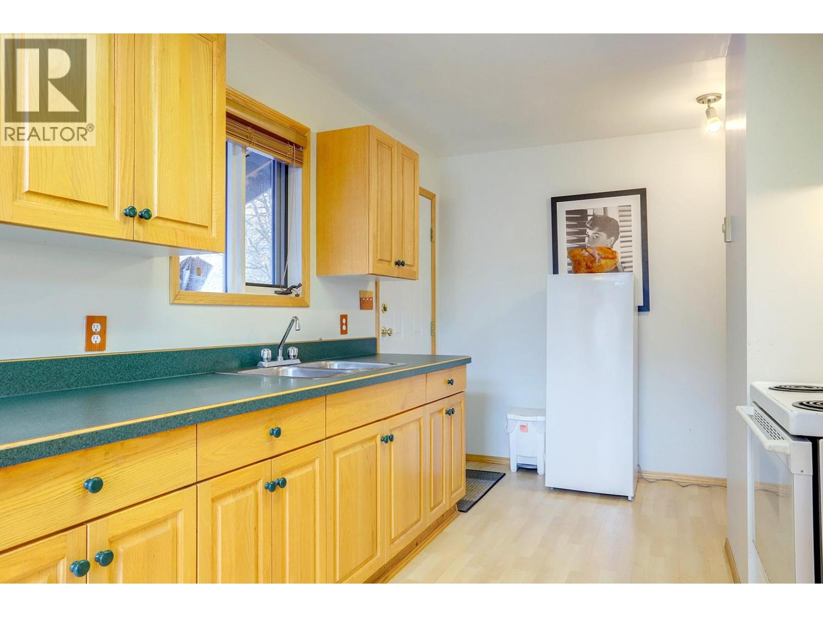 308 3rd Avenue NW, Nakusp