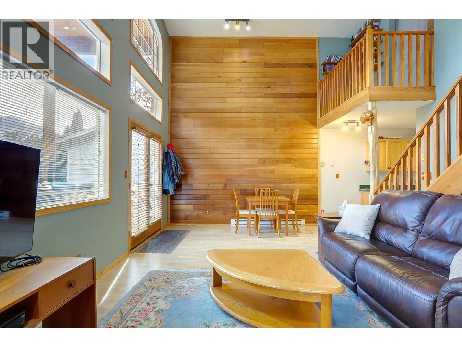 308 3rd Avenue NW, Nakusp