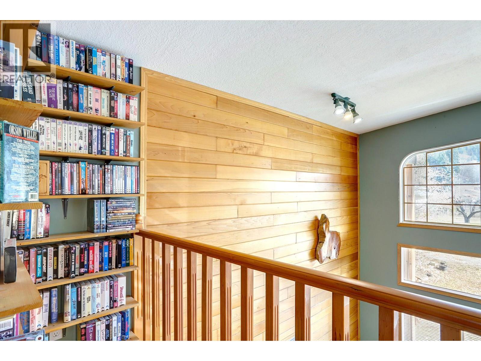 308 3rd Avenue NW, Nakusp