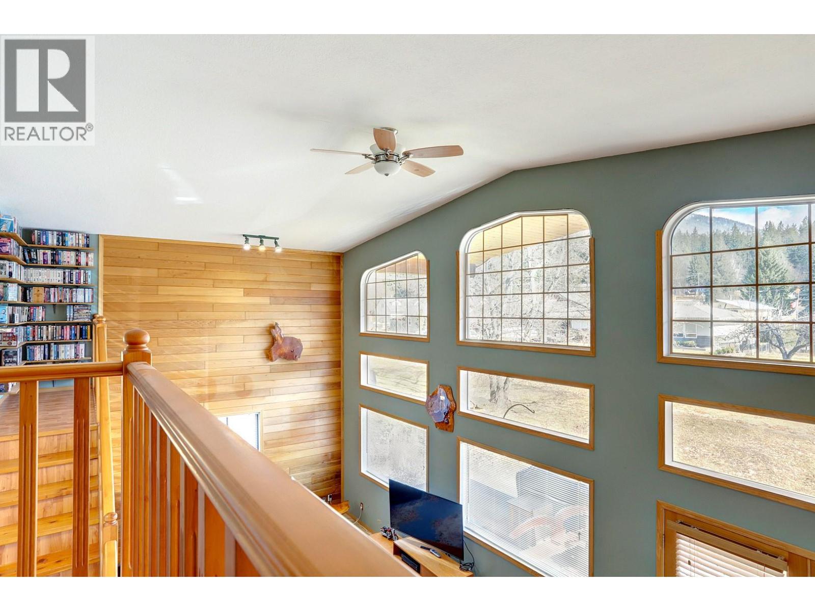 308 3rd Avenue NW, Nakusp