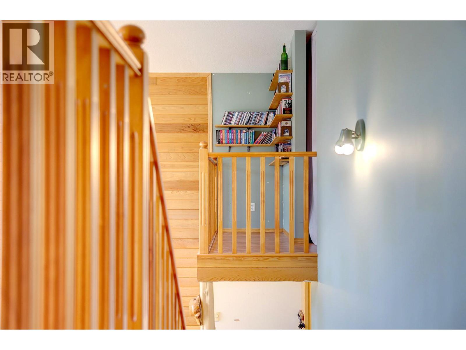 308 3rd Avenue NW, Nakusp