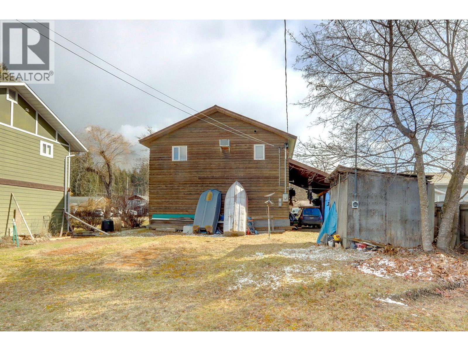 308 3rd Avenue NW, Nakusp