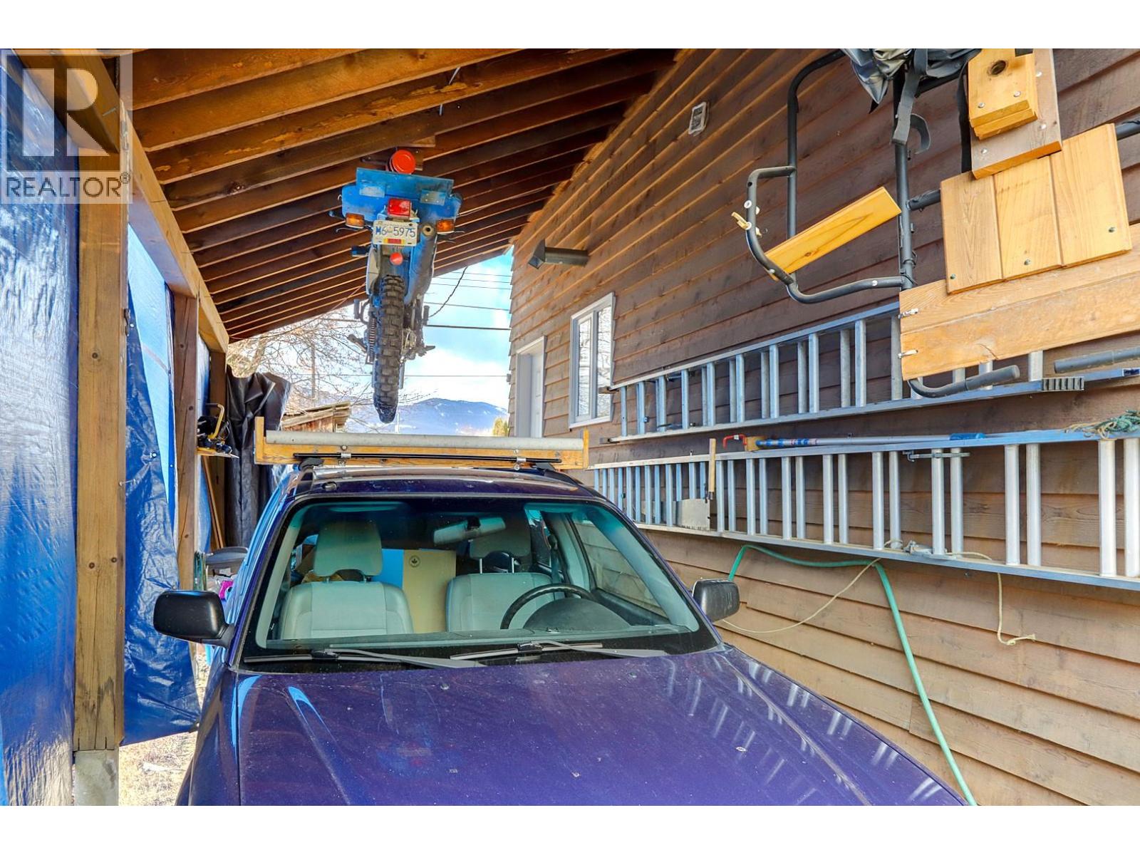 308 3rd Avenue NW, Nakusp